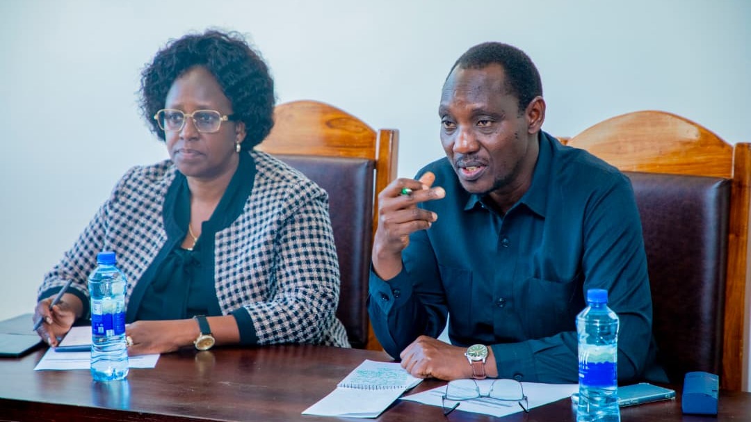 DKT. BASHIRU AZIKARIBISHA  KAMPUNI KUTOKA ITALIA KUWEKEZA KATIKA MIFUGO NA UVUVI
