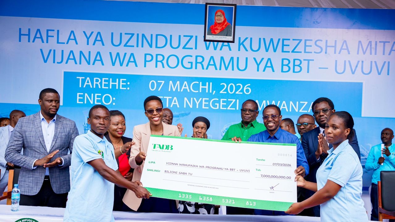 SERIKALI YAKABIDHI BILIONI 7 KWA VIJANA 308 MRADI WA BBT UVUVI.