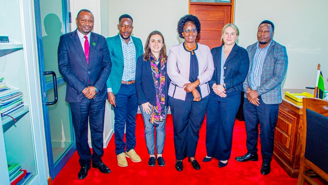 SERIKALI KUSHIRIKIANA NA CHUO CHA MINNESOTA KUWAJENGEA UWEZO WATAALAM WA MIFUGO