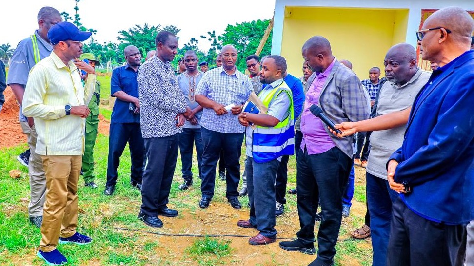 DKT. BASHIRU-NATAKA MTAMBO WA KUKAUSHIA DAGAA SOKO LA CHATO BEACH