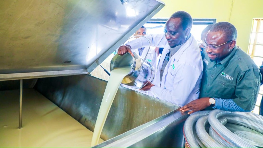 DKT. BASHIRU AZINDUA VITUO VYA KUKUSANYIA MAZIWA VYENYE THAMANI YA BIL. 1.157